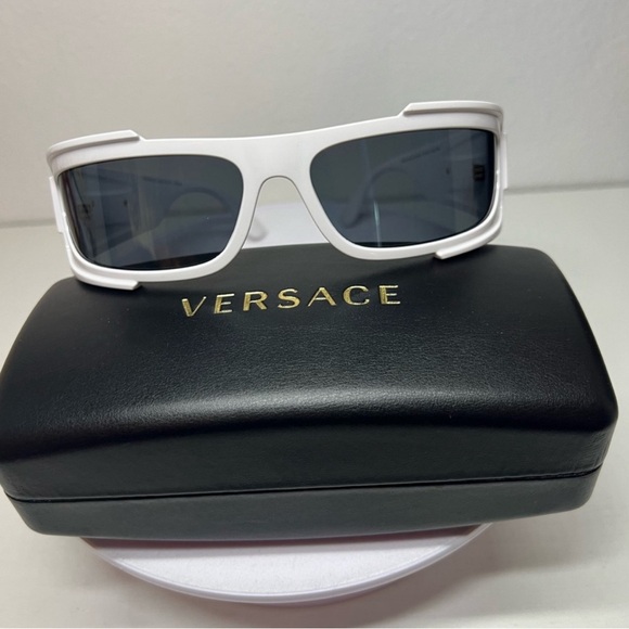 New Versace Unisex Sunglasses - Picture 3 of 9